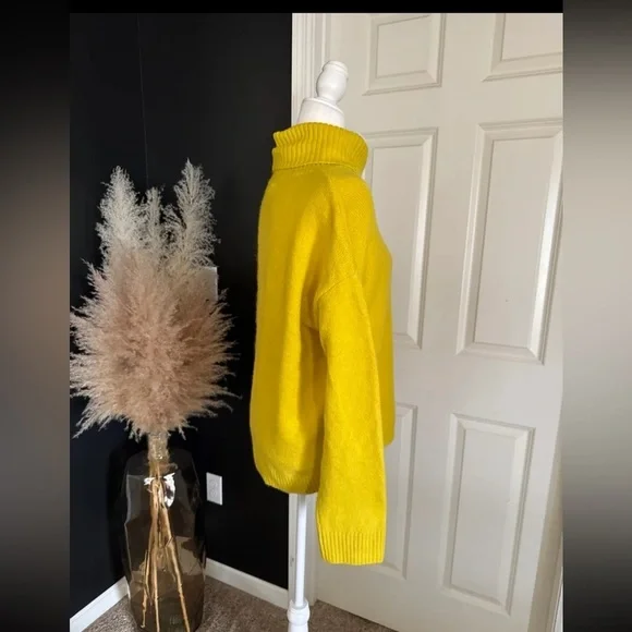 A Loves A Lime/Yellow Turtleneck Ribbed Cuff Sweater 
size Large - Picture 8 of 12
